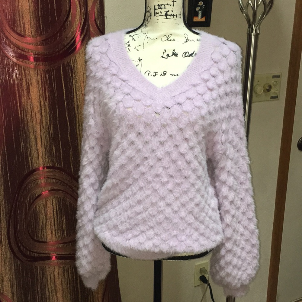 NWT Marc New York Andrew Marc V-Neck Long Sleeve Lilac Sweater L Luxury Soft